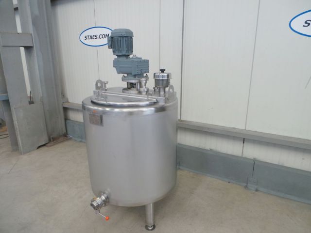1 x 290L AISI304 stainless-steel mixing tank; heat-exchanger; insulated