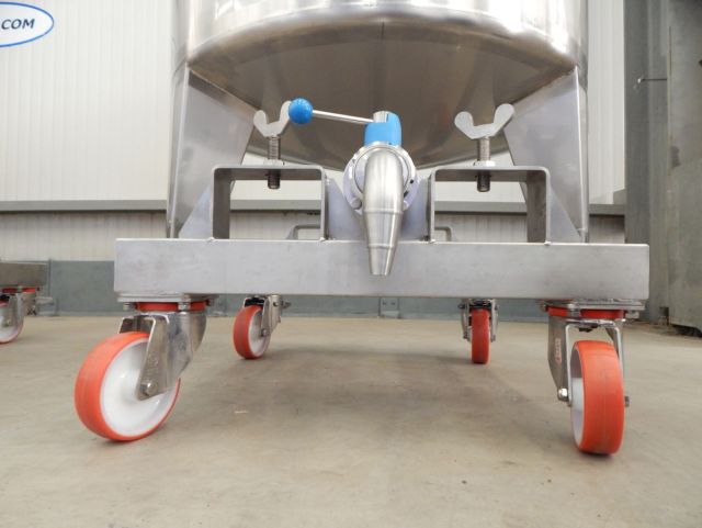 1 x 300L & 1 x 1.000L AISI316 roestvrijstalen mengtank; warmtewisselaar