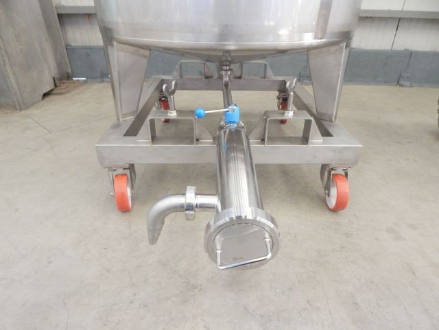 1 x 300L & 1 x 1.000L AISI316 roestvrijstalen mengtank; warmtewisselaar