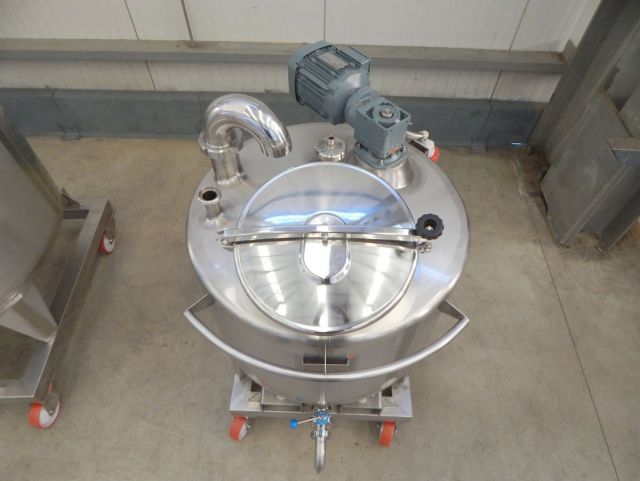 1 x 300L & 1 x 1.000L AISI316 roestvrijstalen mengtank; warmtewisselaar