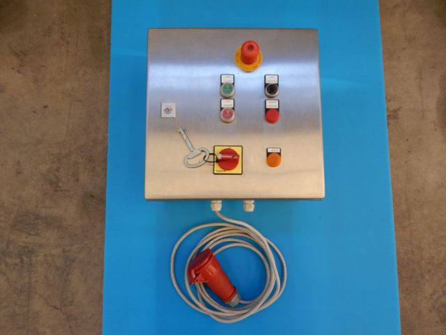 1 x 300L & 1 x 1.000L AISI316 roestvrijstalen mengtank; warmtewisselaar