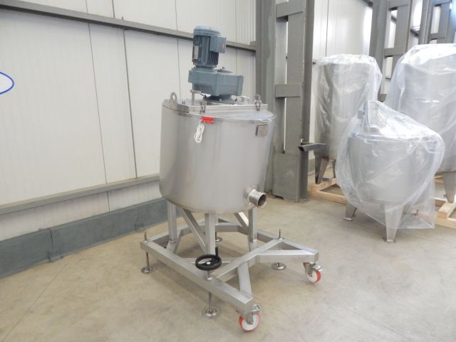 2 x 300L AISI304 chocolate mixing tank; heat exchanger; insulation
