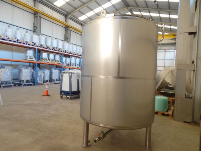 1 x 3.300L AISI304 mixing tank; heat exchanger; insulation