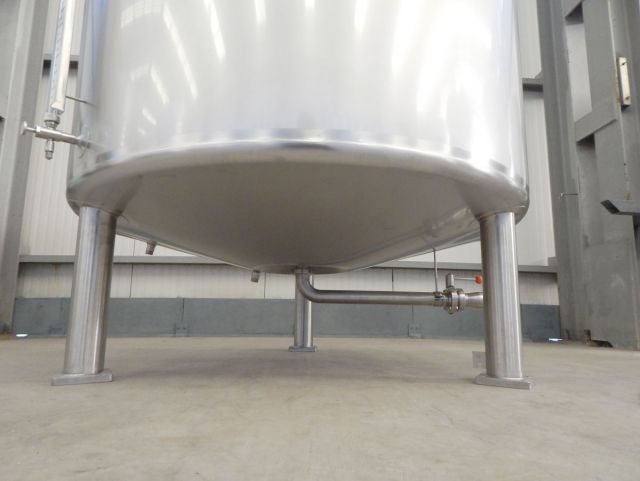 1 x 3.300L AISI304 mengtank; warmtewisselaar; isolatie
