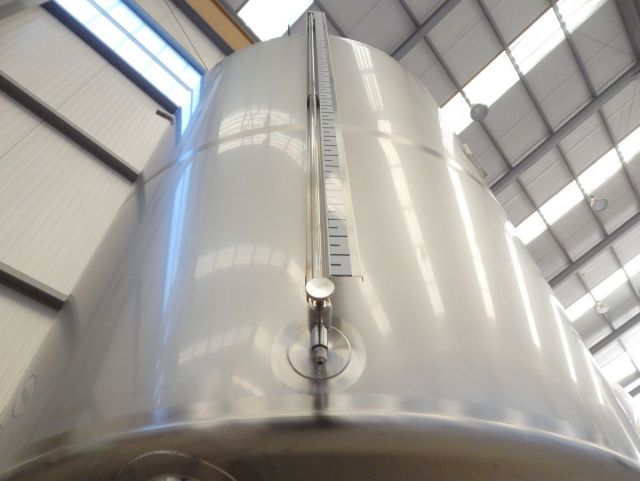 1 x 3.300L AISI304 mengtank; warmtewisselaar; isolatie