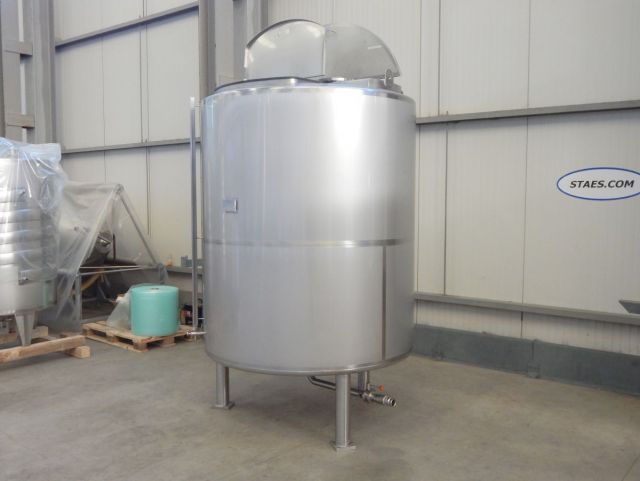 1 x 3.300L AISI304 mengtank; warmtewisselaar; isolatie