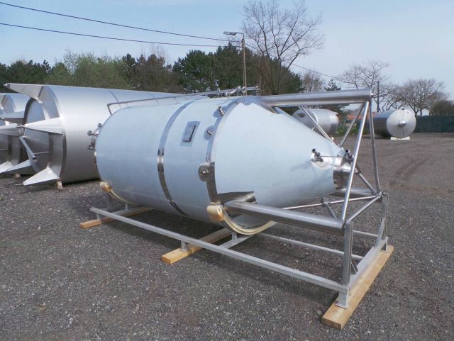 2 x 5.2m³ & 1 x 4.2m³ AISI304; CCT bier fermentatie tanks; PED CE TüV; 10% Rx