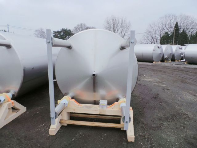 5 x 10.8m³ AISI316L; 5 x 7.7m³ AISI316L geïsoleerde RVS inox opslagtanks; verticaal op poten