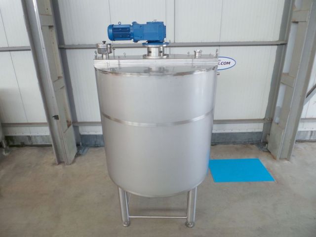 4 x 2.500L AISI316 mixing tank; gate agitator with scrapers; heat exchanger; insulation