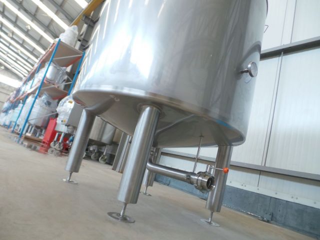 1 x 1.200L AISI304 RVS mengtank; vleugel roerwerk; warmtewisselaar; isolatie
