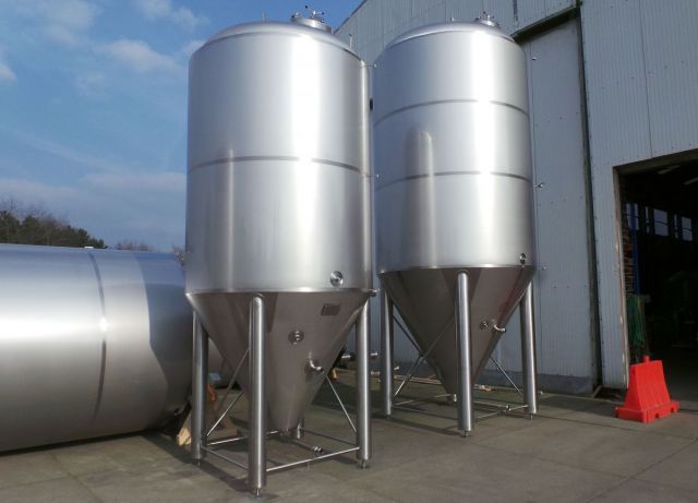 4 x 16,5m³ AISI304 & 2 x 8,7m³; CCT bier fermentatie tanks; PED CE TüV; 10% Rx