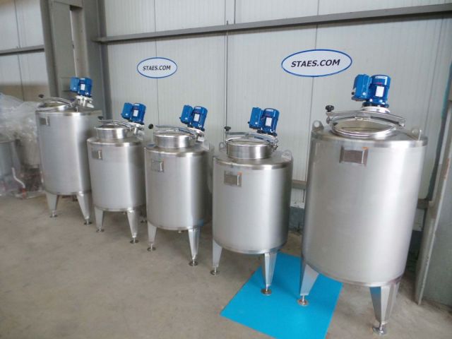 3 x 300L & 2 x 500L AISI304: stainless-steel mixing tanks equipped with inverters; single skin, vertical