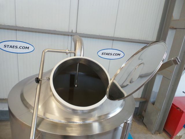 1 x 1.8m³ bier kookketel; brouwketel; geisoleerd met schouw voor gasdampen