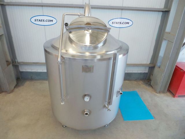 1 x 1.8m³ Brew kettle; insulated with jacket for gas evacuation