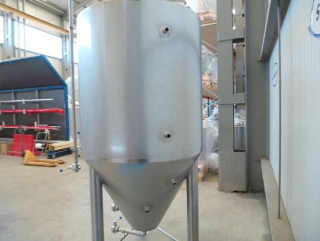 2 x 1.5m³; CCT bier fermentatie tanks; 0.5bar; isolatie; warmtewisselaar
