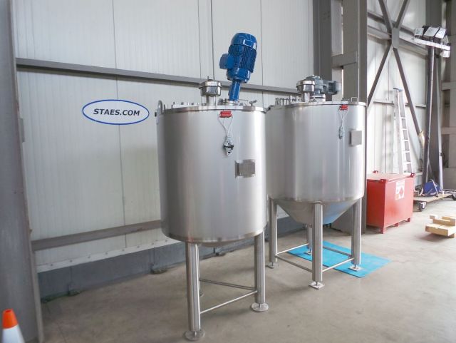 1 x 0.7m³ & 1 x 1.1m³ AISI304; mixing tank; insulated; heat-exchanger