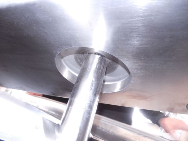 1 x 0.7m³ & 1 x 1.1m³ AISI304; Roestvrijstalen mengtanks; geisoleerd; warmtewisselaar