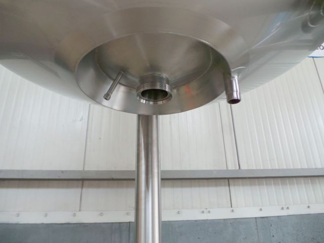 1 x 0.7m³ & 1 x 1.1m³ AISI304; Roestvrijstalen mengtanks; geisoleerd; warmtewisselaar