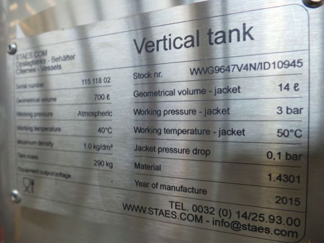 1 x 0.7m³ & 1 x 1.1m³ AISI304; Roestvrijstalen mengtanks; geisoleerd; warmtewisselaar