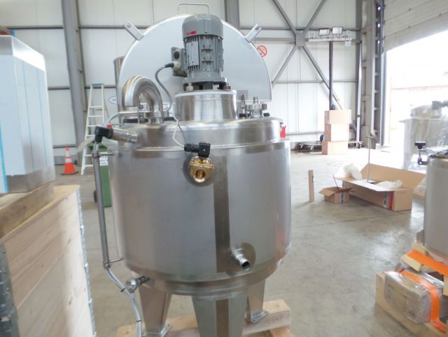 1 x 200L AISI316; mixing tank with control box; insulated; heat-exchanger