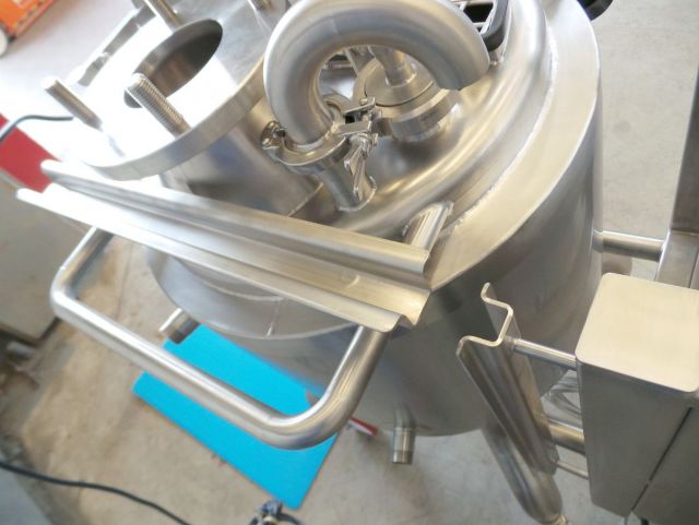 1 x 100L AISI316; Roestvrijstalen mengtank met sturingskast; geisoleerd; warmtewisselaar & 1 x 100L AISI316 enkelwandige tank