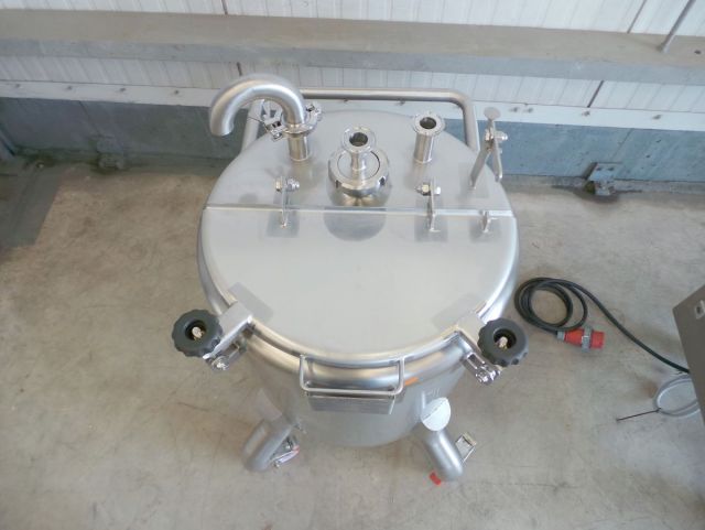 1 x 100L AISI316; mixing tank with control box; insulated; heat-exchanger &  1 x 100L AISI316 single skin tank