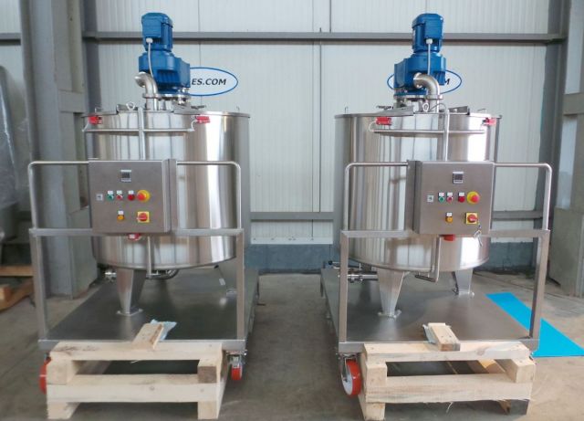 2 x 600L AISI316L mixing tank; gate agitator with scrapers; heat exchanger; insulation