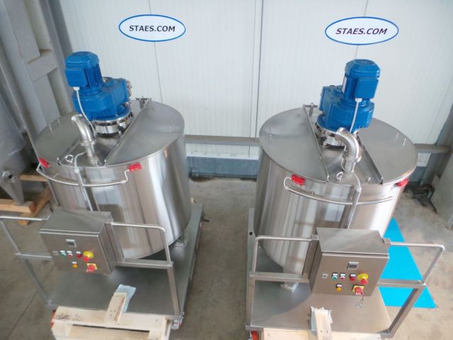 2 x 600L AISI316L mengtank; schraaproerwerk; warmtewisselaar; isolatie