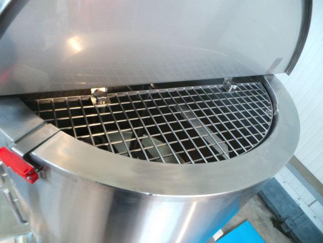 2 x 600L AISI316L mengtank; schraaproerwerk; warmtewisselaar; isolatie