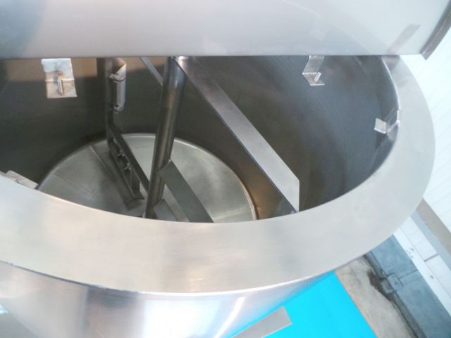 2 x 600L AISI316L mengtank; schraaproerwerk; warmtewisselaar; isolatie