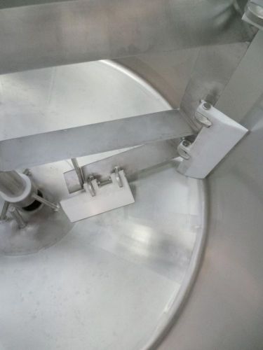 2 x 600L AISI316L mengtank; schraaproerwerk; warmtewisselaar; isolatie