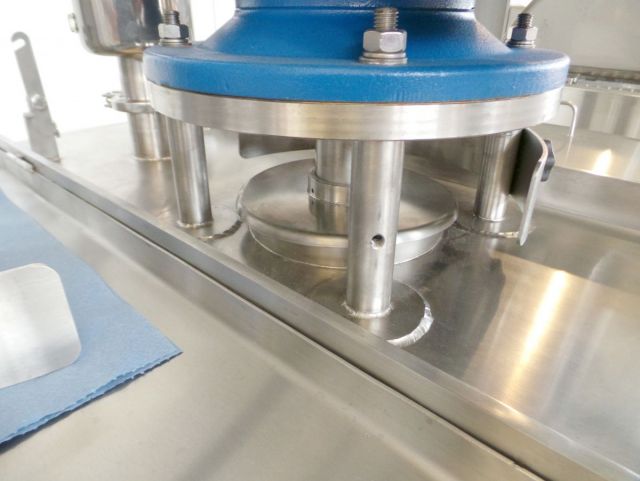 2 x 600L AISI316L mengtank; schraaproerwerk; warmtewisselaar; isolatie