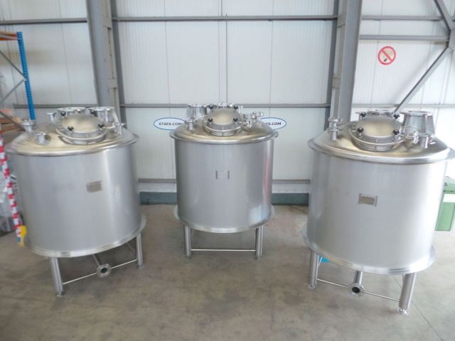 4 x 4.500L - AISI316; mixing vessel; vertical; single skin on legs