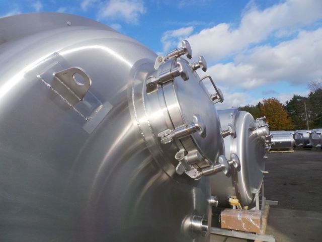 4 x 8000L - AISI304 CCT beer fermenters, cooling jacket, PUR insulation