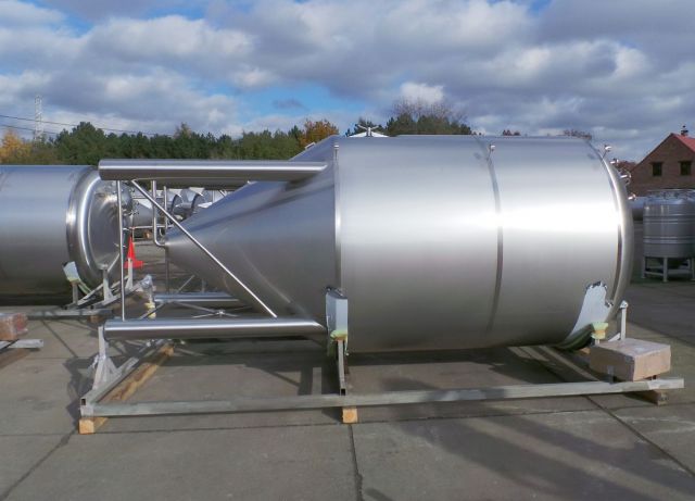 4 x 8000L - AISI304 CCT beer fermenters, cooling jacket, PUR insulation