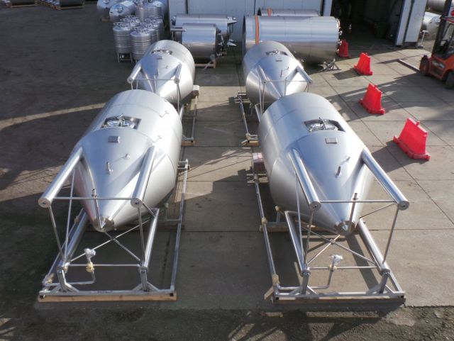 4 x 8000L - AISI304 CCT beer fermenters, cooling jacket, PUR insulation