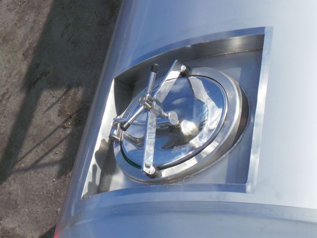 4 x 8000L - AISI304 CCT beer fermenters, cooling jacket, PUR insulation