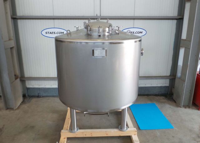 1 x 2000L AISI304L; roestvrijstalen druktank -50°C / +50°C; verticaal; geisoleerd; bolle bodems op poten