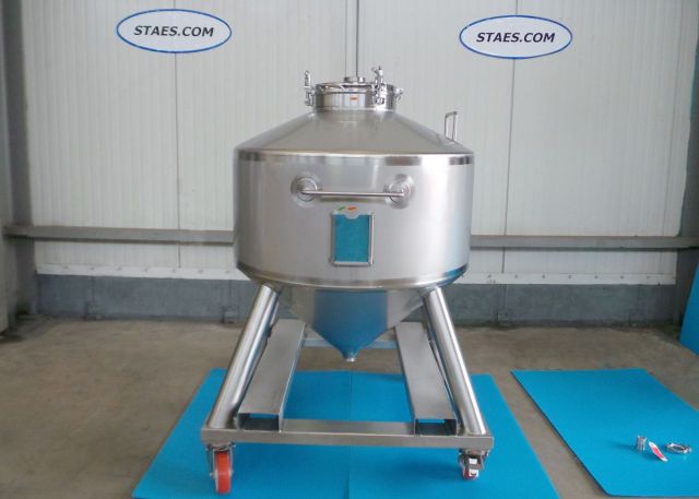 5 x 620L AISI316L; stainless-steel mobile storage-tanks