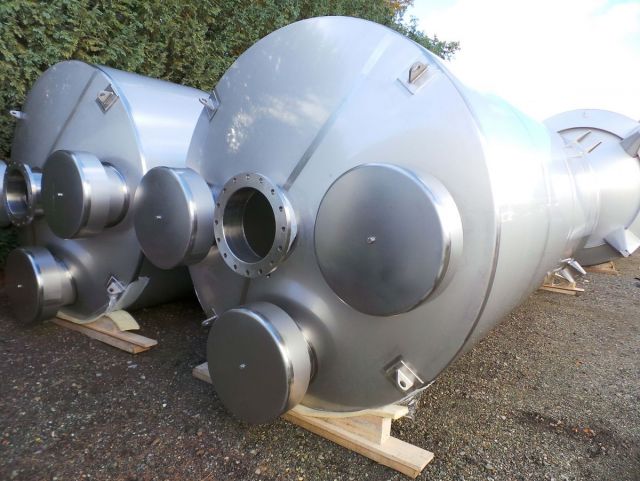 2 x 25.5m³ AISI304; roestvrijstalen enkelwandige opslagtanks