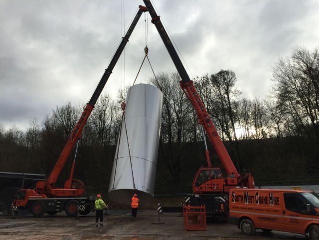3 x 120 m³ AISI 304; roestvrijstalen opslagtanks; geisoleerd; vertikaal