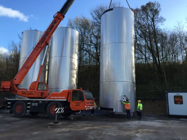 3 x 120.000L - 1006 US bbl - 31.700 US gal AISI 304; Stainless-steel storage-tanks; vertical; insulated;