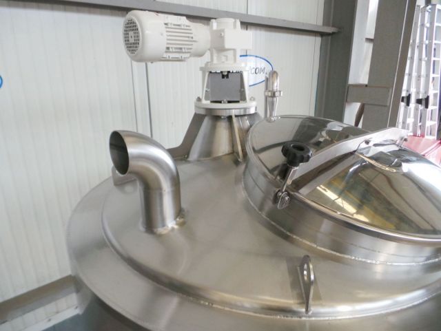 1 x 1.2m³ bier kookketel; brouwketel; geisoleerd met roerwerk