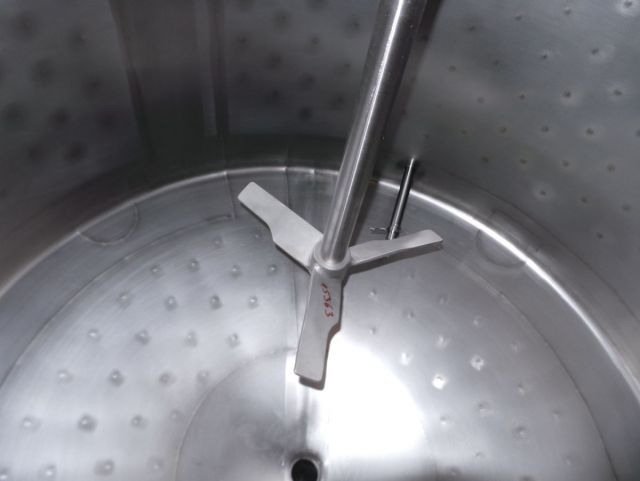 1 x 1.2m³ bier kookketel; brouwketel; geisoleerd met roerwerk