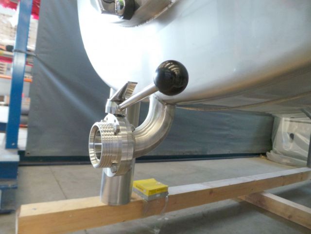 4 x 6.2m³ AISI304L RVS horizontale opslagtanks