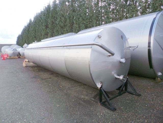 1 x 22.5m³ en 1 x 12.5m³ AISI316L; insulated; vertical; conical bottom on legs; electrical tracing