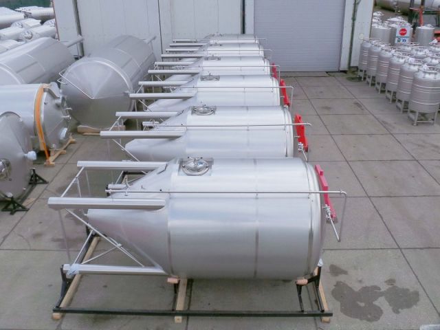 6 x 7,4m³; AISI304; CCT beer fermenters; PED CE TüV; 10% Rx