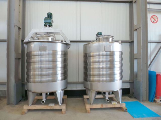 2 x 2.500L AISI316L; mixing tank; insulated; heat-exchanger; 1 x achor agitator; 1 x propeller agitator