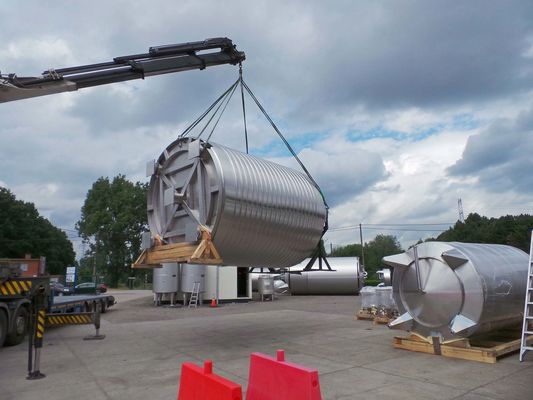 1 x 25.500L AISI304L mengtank; chocolade roerwerk; warmtewisselaar