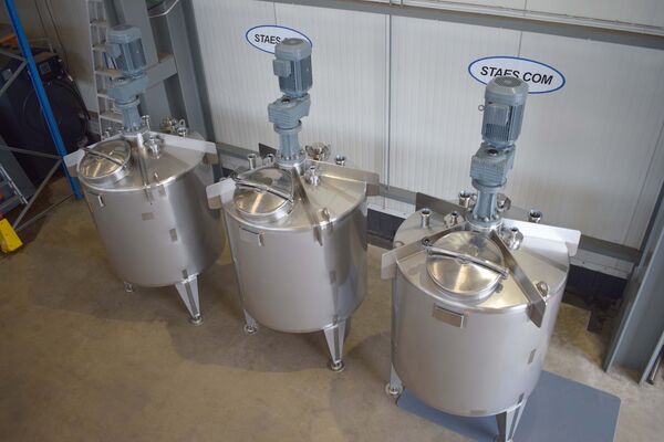 3 x New 1000L stainless-steel AISI316L vertical mixing tanks in AISI316L
